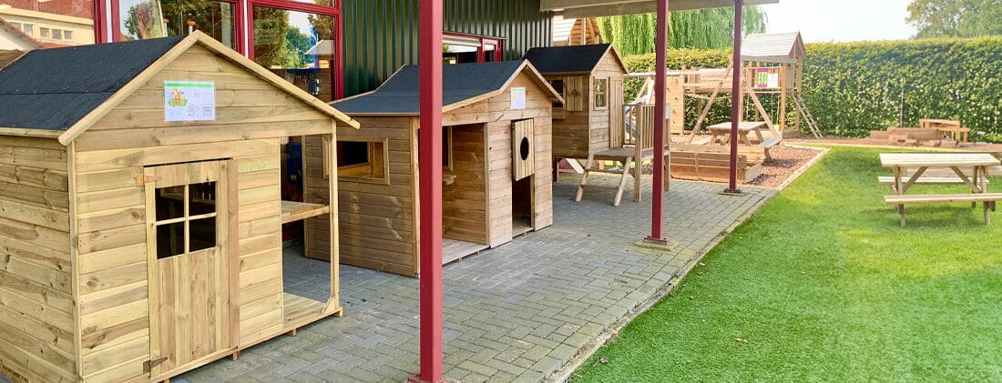 Speelhuisje buiten